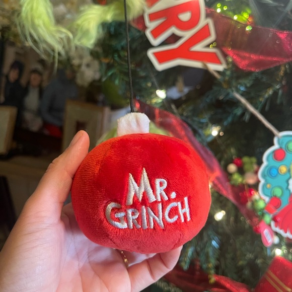 The Grinch Arm Tree Decoration - Picture 9 of 12